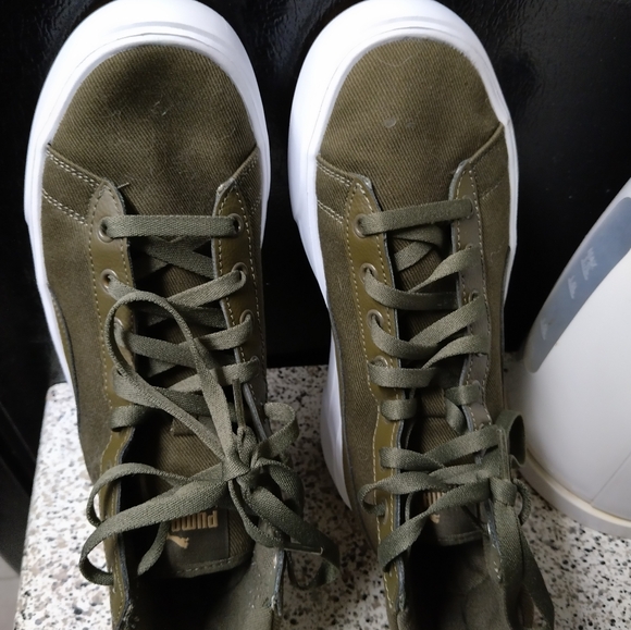 Shoes - Picture 7 of 12